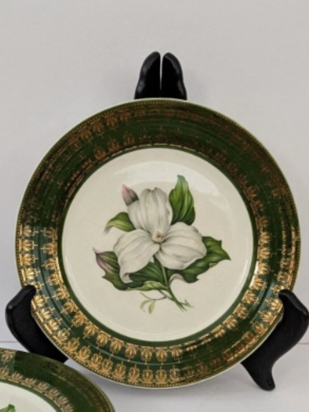 2 L'Triomphe American Limoges Trillium Dessert Plates 22K Gold Trim 7 1/8"LQQK!!